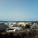 Cozy House In + Terrace Сasa de vacaciones El Golfo