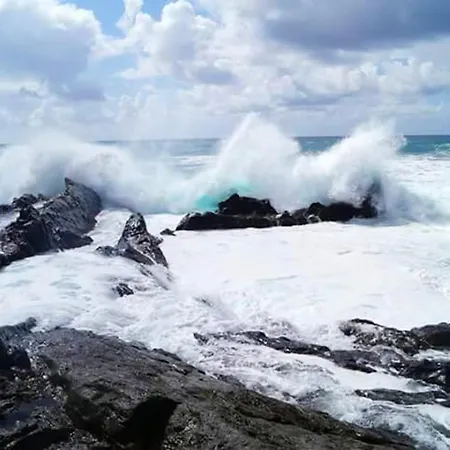 Hébergement de vacances Cozy House In + Terrace El Golfo