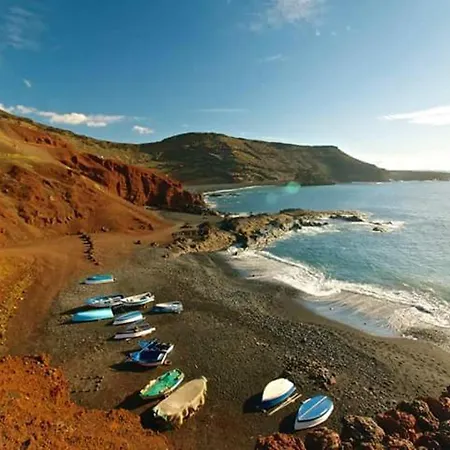 Cozy House In + Terrace Hébergement de vacances El Golfo