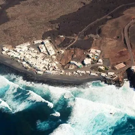 Cozy House In + Terrace Hébergement de vacances