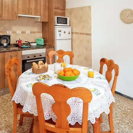 Cozy House In + Terrace Hébergement de vacances