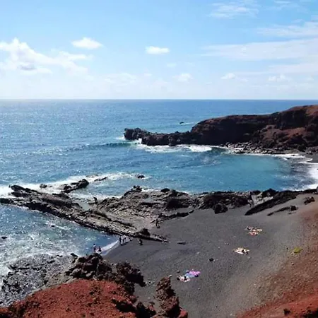 Dom wakacyjny Cozy House In + Terrace *