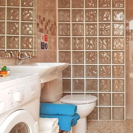 Cozy House In + Terrace Tatil Evi