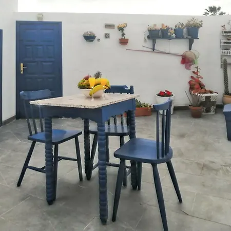 Dom wakacyjny Cozy House In + Terrace *