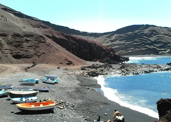 Dom wakacyjny Cozy House In + Terrace *