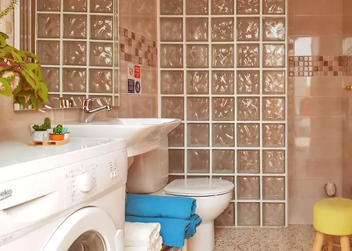 Cozy House In + Terrace Сasa de vacaciones