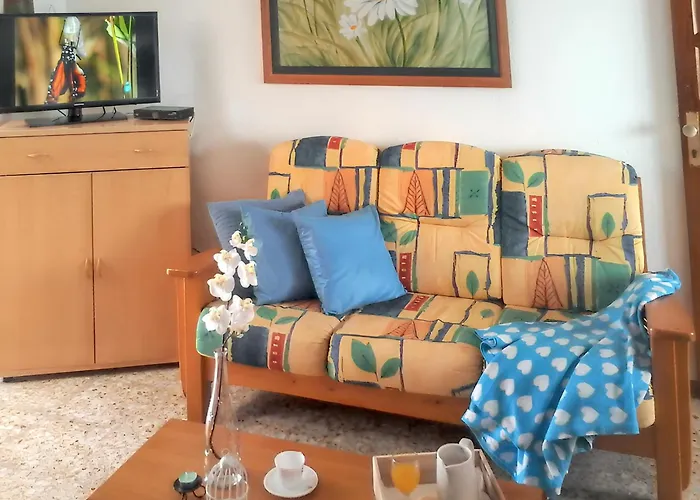 Сasa de vacaciones Cozy House In + Terrace