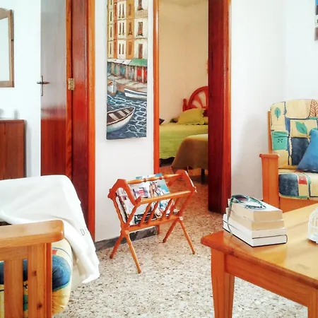 Cozy House In + Terrace אל גולפו