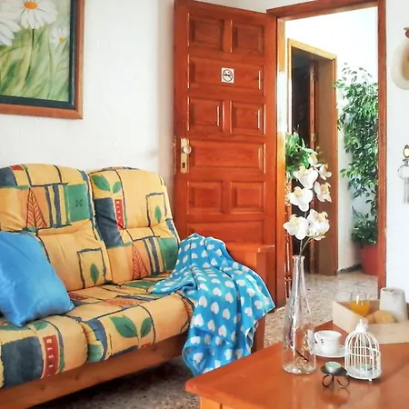 בית נופש Cozy House In + Terrace אל גולפו