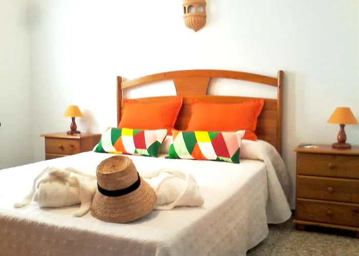 Cozy House In + Terrace בית נופש