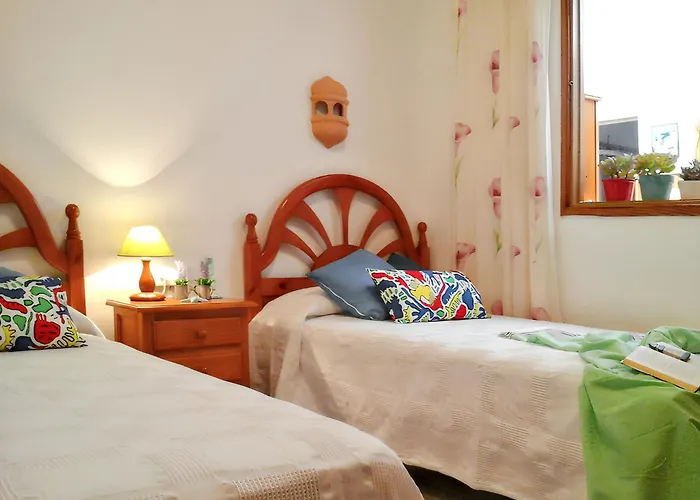 בית נופש Cozy House In + Terrace