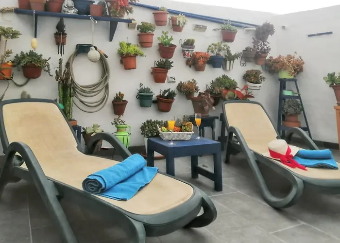 Cozy House In + Terrace בית נופש *