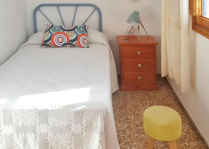 בית נופש Cozy House In + Terrace אל גולפו